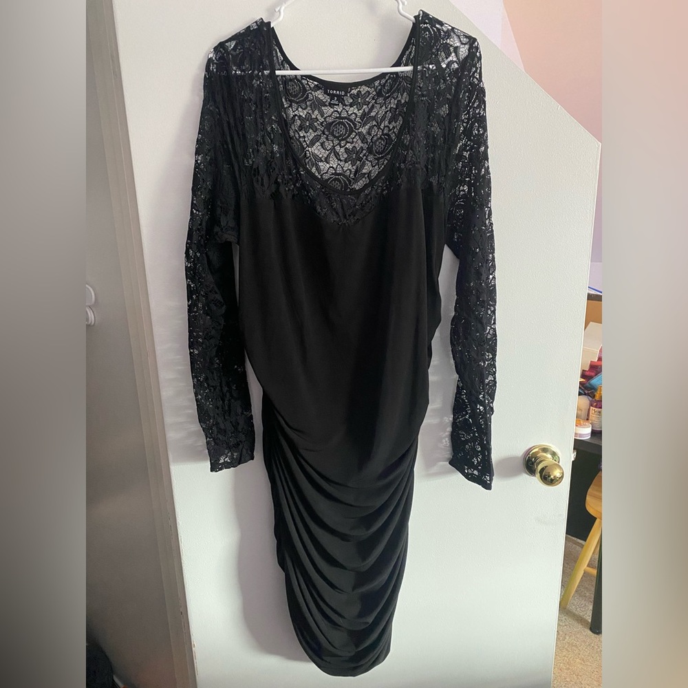 Black lace dress